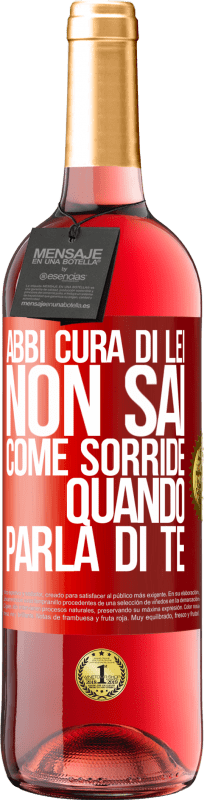 29,95 € Spedizione Gratuita | Vino rosato Edizione ROSÉ Abbi cura di lei. Non sai come sorride quando parla di te Etichetta Rossa. Etichetta personalizzabile Vino giovane Raccogliere 2023 Tempranillo