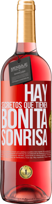 29,95 € Envío gratis | Vino Rosado Edición ROSÉ Hay secretos que tienen bonita sonrisa Etiqueta Roja. Etiqueta personalizable Vino joven Cosecha 2024 Tempranillo