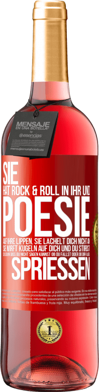 29,95 € Kostenloser Versand | Roséwein ROSÉ Ausgabe Sie hat Rock & Roll in ihr und Poesie auf ihre Lippen. Sie lächelt dich nicht an, sie wirft Kugeln auf dich und du stirbst so sc Rote Markierung. Anpassbares Etikett Junger Wein Ernte 2025 Tempranillo