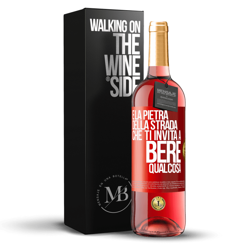 29,95 € Spedizione Gratuita | Vino rosato Edizione ROSÉ E la pietra della strada che ti invita a bere qualcosa Etichetta Rossa. Etichetta personalizzabile Vino giovane Raccogliere 2023 Tempranillo