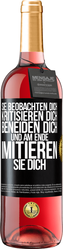 29,95 € | Roséwein ROSÉ Ausgabe Sie beobachten dich, kritisieren dich, beneiden dich... und am Ende imitieren sie dich Schwarzes Etikett. Anpassbares Etikett Junger Wein Ernte 2024 Tempranillo