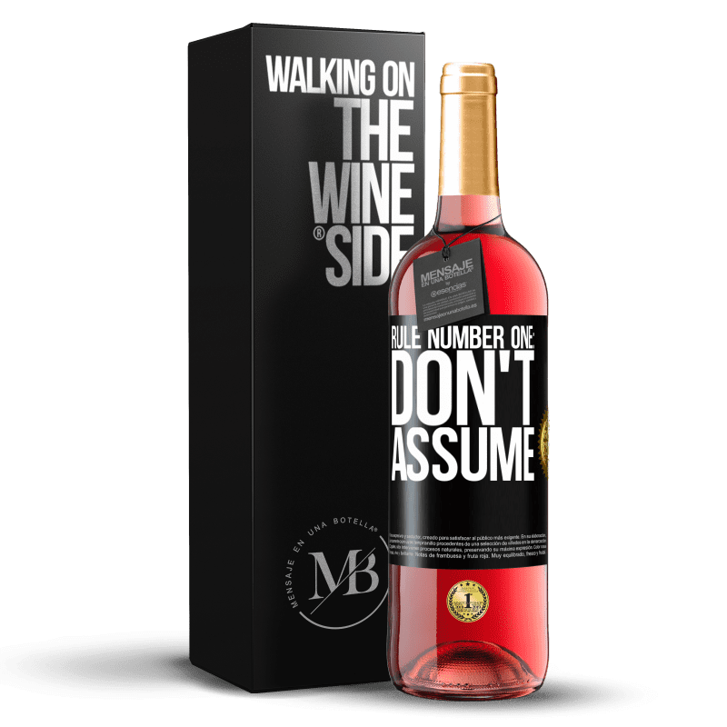29,95 € Бесплатная доставка | Розовое вино Издание ROSÉ Правило номер один: не предполагайте Черная метка. Настраиваемая этикетка Молодое вино Урожай 2023 Tempranillo