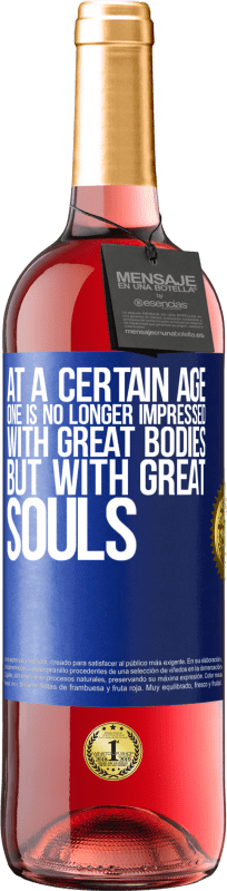 29,95 € Free Shipping | Rosé Wine ROSÉ Edition At a certain age one is no longer impressed with great bodies, but with great souls Blue Label. Customizable label Young wine Harvest 2022 Tempranillo