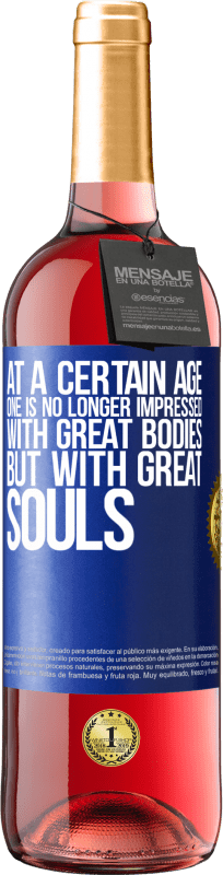 29,95 € | Rosé Wine ROSÉ Edition At a certain age one is no longer impressed with great bodies, but with great souls Blue Label. Customizable label Young wine Harvest 2023 Tempranillo