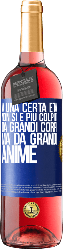 29,95 € | Vino rosato Edizione ROSÉ A una certa età non si è più colpiti da grandi corpi, ma da grandi anime Etichetta Blu. Etichetta personalizzabile Vino giovane Raccogliere 2025 Tempranillo