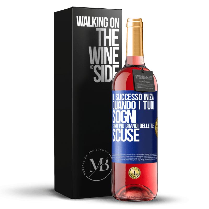 29,95 € Spedizione Gratuita | Vino rosato Edizione ROSÉ Il successo inizia quando i tuoi sogni sono più grandi delle tue scuse Etichetta Blu. Etichetta personalizzabile Vino giovane Raccogliere 2024 Tempranillo