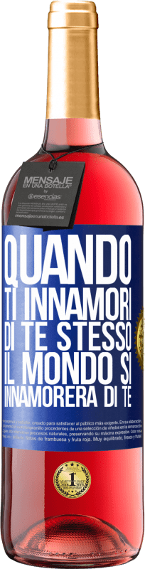 29,95 € Spedizione Gratuita | Vino rosato Edizione ROSÉ Quando ti innamori di te stesso, il mondo si innamorerà di te Etichetta Blu. Etichetta personalizzabile Vino giovane Raccogliere 2024 Tempranillo