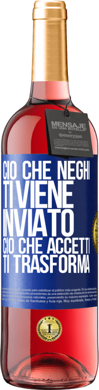 29,95 € Spedizione Gratuita | Vino rosato Edizione ROSÉ Ciò che neghi ti viene inviato. Ciò che accetti ti trasforma Etichetta Blu. Etichetta personalizzabile Vino giovane Raccogliere 2025 Tempranillo