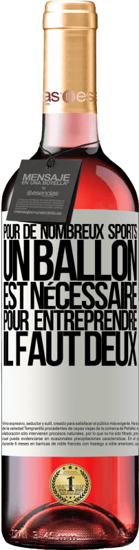 29,95 € Envoi gratuit | Vin rosé Édition ROSÉ Pour de nombreux sports, un ballon est nécessaire. Pour entreprendre, il faut deux Étiquette Blanche. Étiquette personnalisable Vin jeune Récolte 2025 Tempranillo