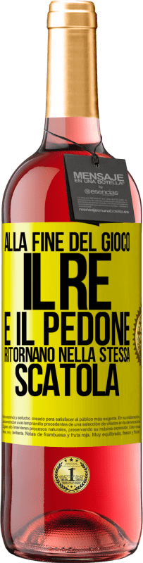 29,95 € Spedizione Gratuita | Vino rosato Edizione ROSÉ Alla fine del gioco, il re e il pedone ritornano nella stessa scatola Etichetta Gialla. Etichetta personalizzabile Vino giovane Raccogliere 2025 Tempranillo