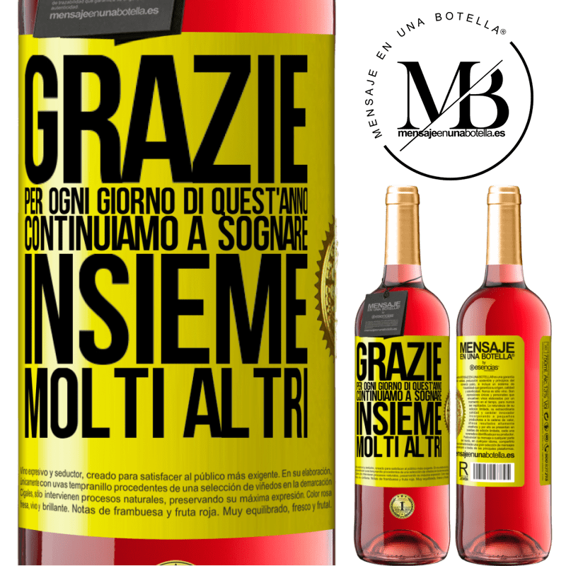 29,95 € Spedizione Gratuita | Vino rosato Edizione ROSÉ Grazie per ogni giorno di quest'anno. Continuiamo a sognare insieme molti altri Etichetta Gialla. Etichetta personalizzabile Vino giovane Raccogliere 2025 Tempranillo