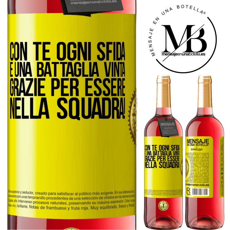 29,95 € Spedizione Gratuita | Vino rosato Edizione ROSÉ Con te ogni sfida è una battaglia vinta. Grazie per essere nella squadra! Etichetta Gialla. Etichetta personalizzabile Vino giovane Raccogliere 2024 Tempranillo