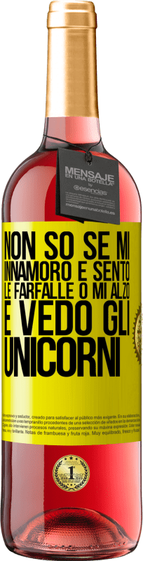 29,95 € | Vino rosato Edizione ROSÉ Non so se mi innamoro e sento le farfalle o mi alzo e vedo gli unicorni Etichetta Gialla. Etichetta personalizzabile Vino giovane Raccogliere 2024 Tempranillo