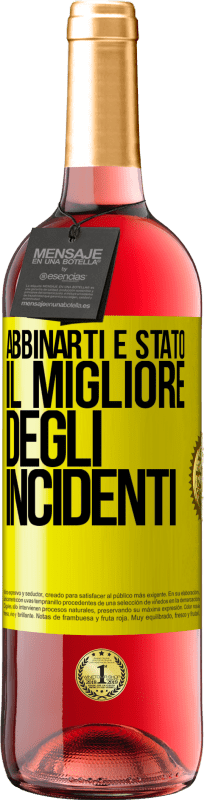 29,95 € Spedizione Gratuita | Vino rosato Edizione ROSÉ Abbinarti è stato il migliore degli incidenti Etichetta Gialla. Etichetta personalizzabile Vino giovane Raccogliere 2025 Tempranillo