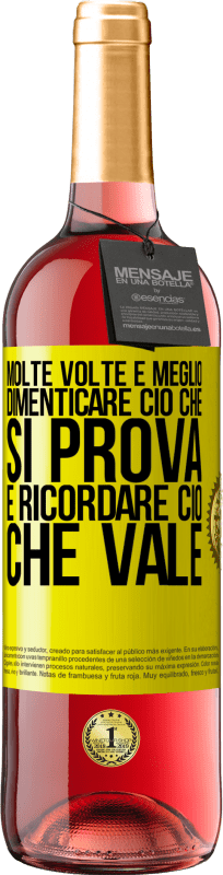 29,95 € | Vino rosato Edizione ROSÉ Molte volte è meglio dimenticare ciò che si prova e ricordare ciò che vale Etichetta Gialla. Etichetta personalizzabile Vino giovane Raccogliere 2024 Tempranillo