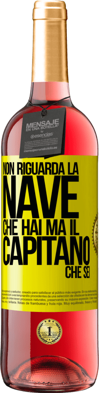 29,95 € Spedizione Gratuita | Vino rosato Edizione ROSÉ Non riguarda la nave che hai, ma il capitano che sei Etichetta Gialla. Etichetta personalizzabile Vino giovane Raccogliere 2025 Tempranillo