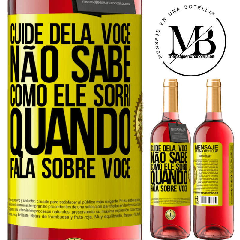 29,95 € Envio grátis | Vinho rosé Edição ROSÉ Cuide dela. Você não sabe como ele sorri quando fala sobre você Etiqueta Amarela. Etiqueta personalizável Vinho jovem Colheita 2024 Tempranillo