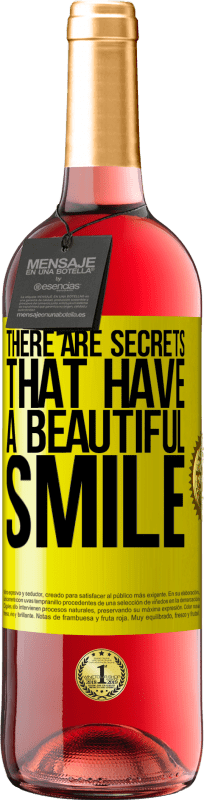 29,95 € 送料無料 | ロゼワイン ROSÉエディション 美しい笑顔の秘密があります 黄色のラベル. カスタマイズ可能なラベル 若いワイン 収穫 2023 Tempranillo