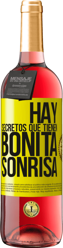 29,95 € Envío gratis | Vino Rosado Edición ROSÉ Hay secretos que tienen bonita sonrisa Etiqueta Amarilla. Etiqueta personalizable Vino joven Cosecha 2024 Tempranillo