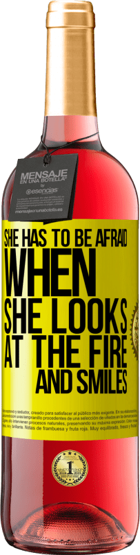 29,95 € Free Shipping | Rosé Wine ROSÉ Edition She has to be afraid when she looks at the fire and smiles Yellow Label. Customizable label Young wine Harvest 2022 Tempranillo