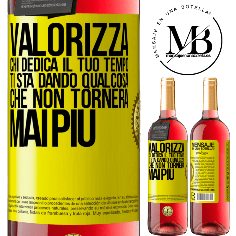 29,95 € Spedizione Gratuita | Vino rosato Edizione ROSÉ Valorizza chi dedica il tuo tempo. Ti sta dando qualcosa che non tornerà mai più Etichetta Gialla. Etichetta personalizzabile Vino giovane Raccogliere 2023 Tempranillo