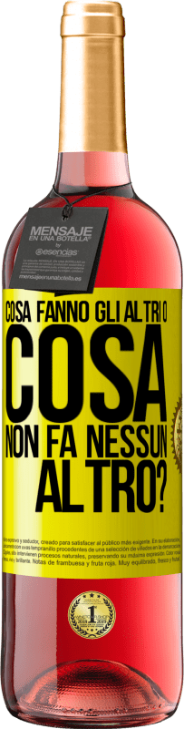 29,95 € | Vino rosato Edizione ROSÉ Cosa fanno gli altri o cosa non fa nessun altro? Etichetta Gialla. Etichetta personalizzabile Vino giovane Raccogliere 2025 Tempranillo