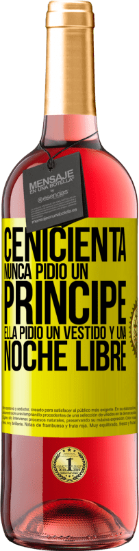 29,95 € Envío gratis | Vino Rosado Edición ROSÉ Cenicienta nunca pidió un príncipe. Ella pidió un vestido y una noche libre Etiqueta Amarilla. Etiqueta personalizable Vino joven Cosecha 2025 Tempranillo