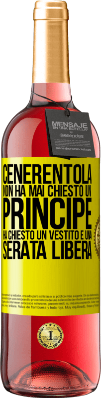 29,95 € Spedizione Gratuita | Vino rosato Edizione ROSÉ Cenerentola non ha mai chiesto un principe. Ha chiesto un vestito e una serata libera Etichetta Gialla. Etichetta personalizzabile Vino giovane Raccogliere 2023 Tempranillo