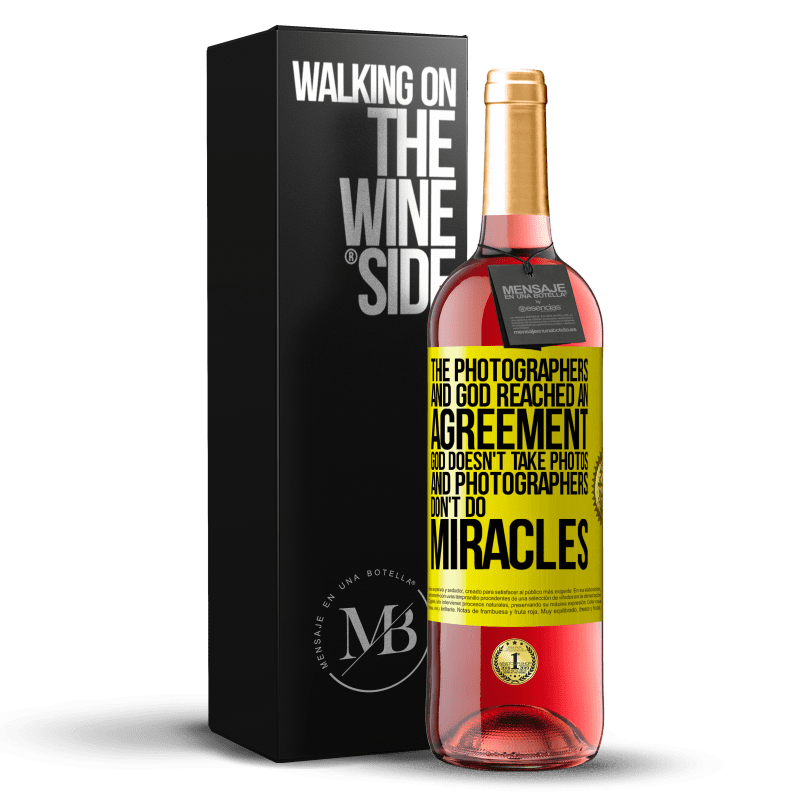 29,95 € Free Shipping | Rosé Wine ROSÉ Edition The photographers and God reached an agreement. God doesn't take photos and photographers don't do miracles Yellow Label. Customizable label Young wine Harvest 2024 Tempranillo