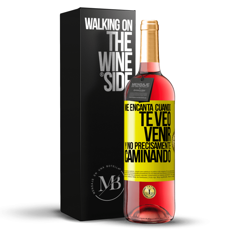 29,95 € Envío gratis | Vino Rosado Edición ROSÉ Me encanta cuando te veo venir y no precisamente caminando Etiqueta Amarilla. Etiqueta personalizable Vino joven Cosecha 2023 Tempranillo