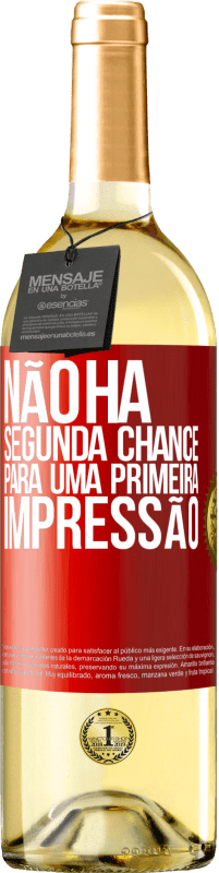 29,95 € | Vinho branco Edição WHITE Não há segunda chance para uma primeira impressão Etiqueta Vermelha. Etiqueta personalizável Vinho jovem Colheita 2024 Verdejo