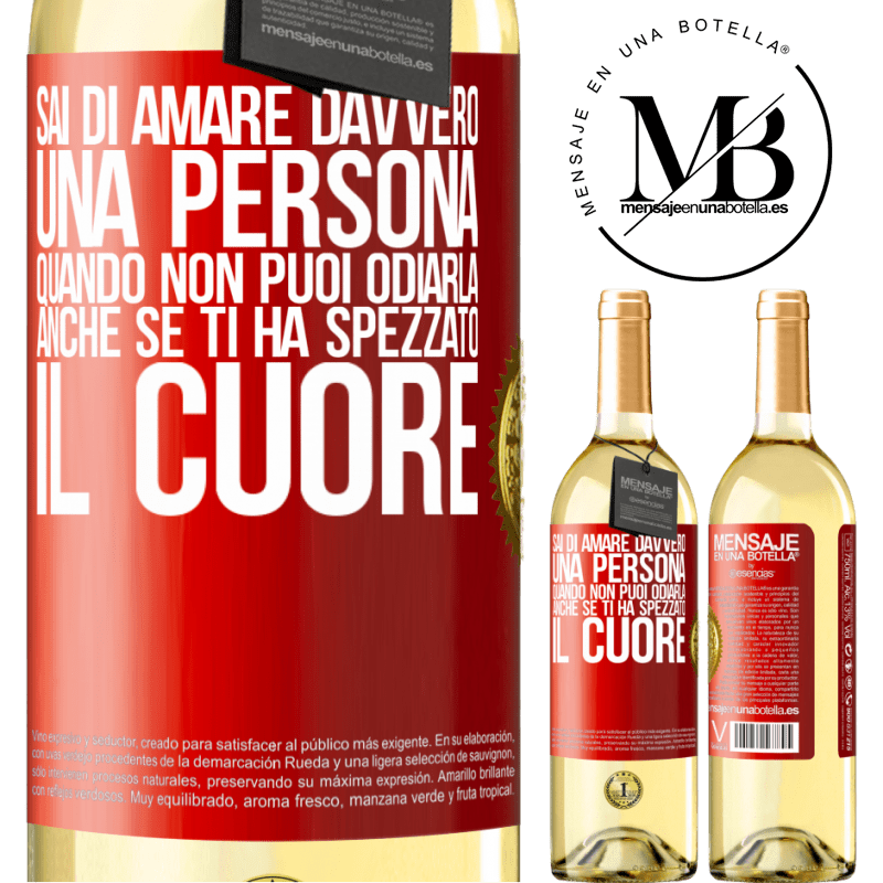 29,95 € Spedizione Gratuita | Vino bianco Edizione WHITE Sai di amare davvero una persona quando non puoi odiarla, anche se ti ha spezzato il cuore Etichetta Rossa. Etichetta personalizzabile Vino giovane Raccogliere 2024 Verdejo