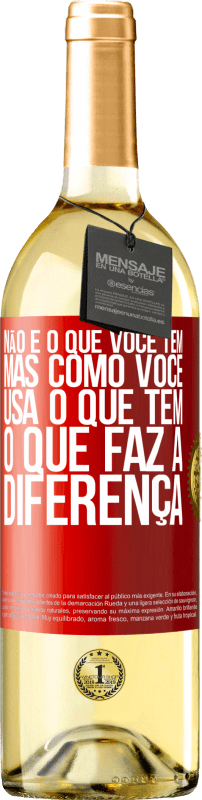 29,95 € | Vinho branco Edição WHITE Não é o que você tem, mas como você usa o que tem, o que faz a diferença Etiqueta Vermelha. Etiqueta personalizável Vinho jovem Colheita 2025 Verdejo