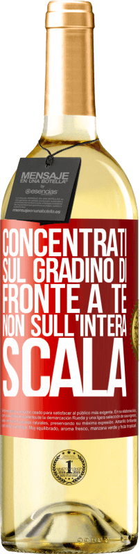 29,95 € Spedizione Gratuita | Vino bianco Edizione WHITE Concentrati sul gradino di fronte a te, non sull'intera scala Etichetta Rossa. Etichetta personalizzabile Vino giovane Raccogliere 2025 Verdejo