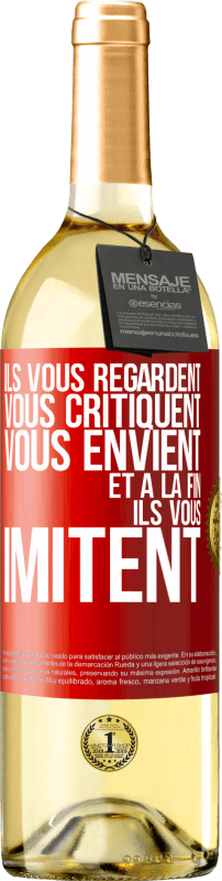 29,95 € Envoi gratuit | Vin blanc Édition WHITE Ils vous regardent, vous critiquent vous envient... et à la fin ils vous imitent Étiquette Rouge. Étiquette personnalisable Vin jeune Récolte 2024 Verdejo