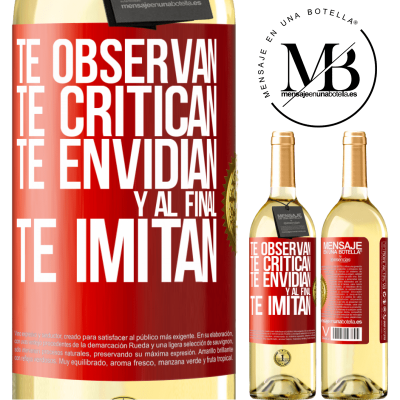 29,95 € Envío gratis | Vino Blanco Edición WHITE Te observan, te critican, te envidian… y al final, te imitan Etiqueta Roja. Etiqueta personalizable Vino joven Cosecha 2025 Verdejo