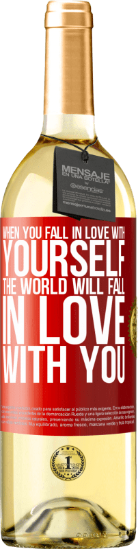 29,95 € | 白ワイン WHITEエディション あなたが自分に恋をすると、世界はあなたに恋に落ちます 赤いタグ. カスタマイズ可能なラベル 若いワイン 収穫 2023 Verdejo