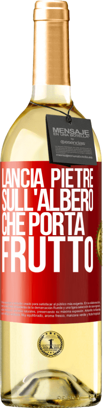 29,95 € | Vino bianco Edizione WHITE Lancia pietre sull'albero che porta frutto Etichetta Rossa. Etichetta personalizzabile Vino giovane Raccogliere 2024 Verdejo