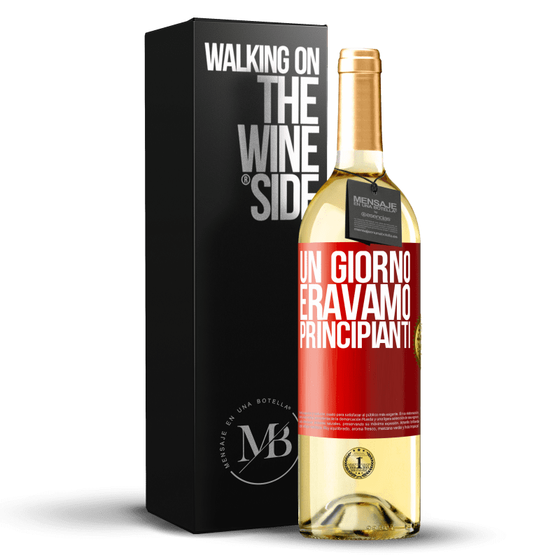 29,95 € Spedizione Gratuita | Vino bianco Edizione WHITE Un giorno eravamo principianti Etichetta Rossa. Etichetta personalizzabile Vino giovane Raccogliere 2025 Verdejo