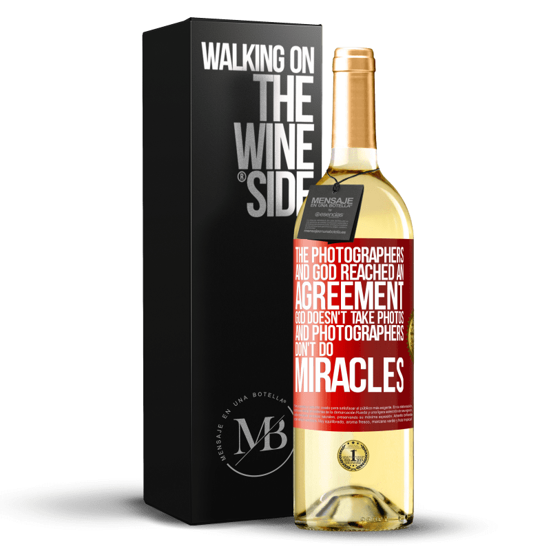 29,95 € Free Shipping | White Wine WHITE Edition The photographers and God reached an agreement. God doesn't take photos and photographers don't do miracles Red Label. Customizable label Young wine Harvest 2023 Verdejo