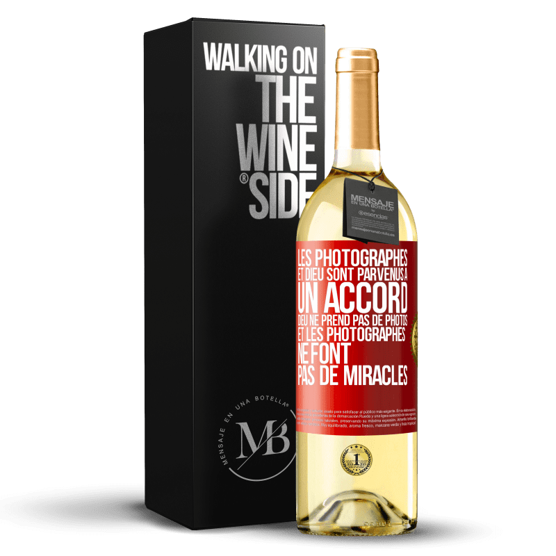29,95 € Envoi gratuit | Vin blanc Édition WHITE Les photographes et Dieu sont parvenus à un accord. Dieu ne prend pas de photos et les photographes ne font pas de miracles Étiquette Rouge. Étiquette personnalisable Vin jeune Récolte 2025 Verdejo