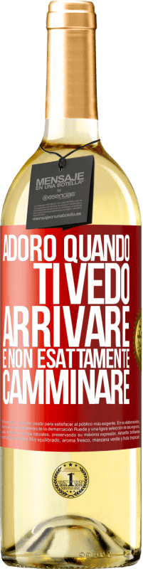 29,95 € Spedizione Gratuita | Vino bianco Edizione WHITE Adoro quando ti vedo arrivare e non esattamente camminare Etichetta Rossa. Etichetta personalizzabile Vino giovane Raccogliere 2023 Verdejo