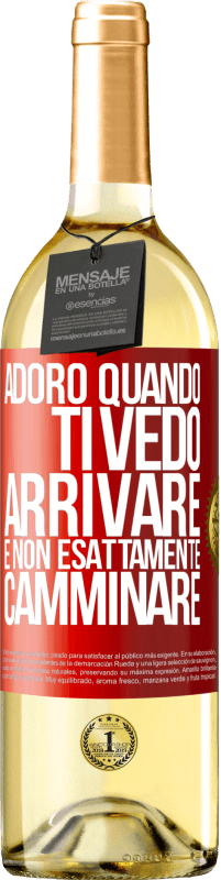 29,95 € Spedizione Gratuita | Vino bianco Edizione WHITE Adoro quando ti vedo arrivare e non esattamente camminare Etichetta Rossa. Etichetta personalizzabile Vino giovane Raccogliere 2025 Verdejo