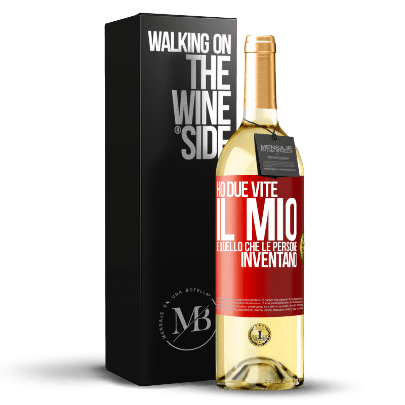 29,95 € Spedizione Gratuita | Vino bianco Edizione WHITE Ho due vite. Il mio e quello che le persone inventano Etichetta Rossa. Etichetta personalizzabile Vino giovane Raccogliere 2023 Verdejo