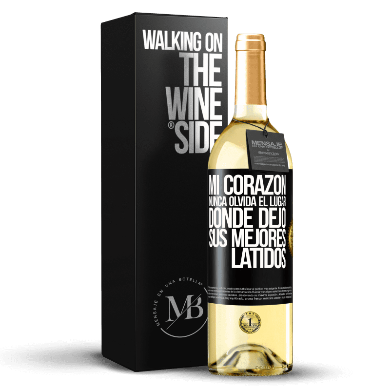 29,95 € Envío gratis | Vino Blanco Edición WHITE Mi corazón nunca olvida el lugar donde dejó sus mejores latidos Etiqueta Negra. Etiqueta personalizable Vino joven Cosecha 2024 Verdejo