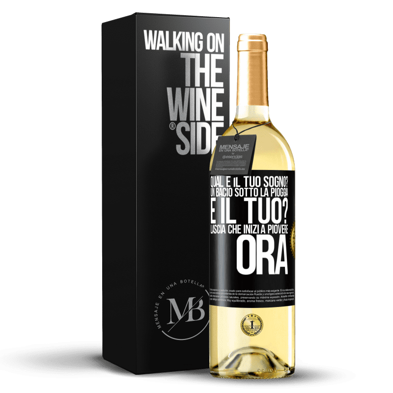 29,95 € Spedizione Gratuita | Vino bianco Edizione WHITE qual è il tuo sogno? Un bacio sotto la pioggia E il tuo? Lascia che inizi a piovere ora Etichetta Nera. Etichetta personalizzabile Vino giovane Raccogliere 2024 Verdejo