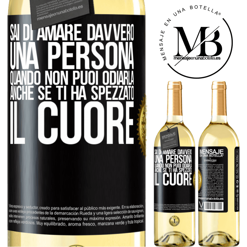 29,95 € Spedizione Gratuita | Vino bianco Edizione WHITE Sai di amare davvero una persona quando non puoi odiarla, anche se ti ha spezzato il cuore Etichetta Nera. Etichetta personalizzabile Vino giovane Raccogliere 2024 Verdejo