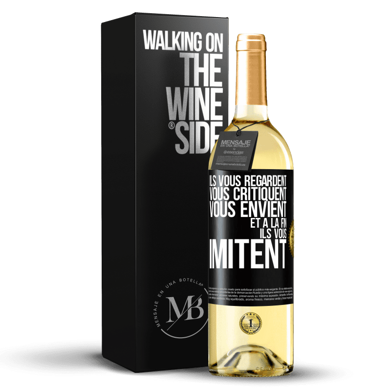 29,95 € Envoi gratuit | Vin blanc Édition WHITE Ils vous regardent, vous critiquent vous envient... et à la fin ils vous imitent Étiquette Noire. Étiquette personnalisable Vin jeune Récolte 2024 Verdejo