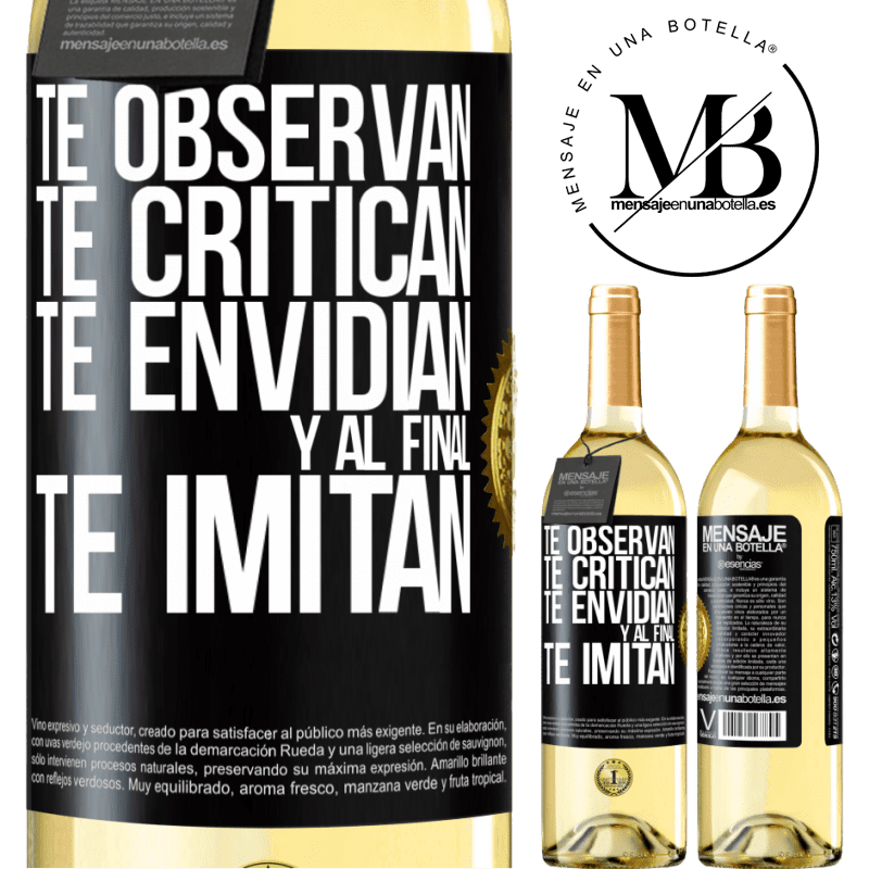 29,95 € Envío gratis | Vino Blanco Edición WHITE Te observan, te critican, te envidian… y al final, te imitan Etiqueta Negra. Etiqueta personalizable Vino joven Cosecha 2025 Verdejo