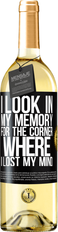 29,95 € | White Wine WHITE Edition I look in my memory for the corner where I lost my mind Black Label. Customizable label Young wine Harvest 2024 Verdejo